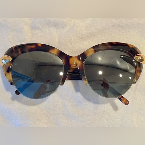 Pomellato tortoise shell gold accent cat’s eye sunglasses with case. NWOT - Picture 1 of 7